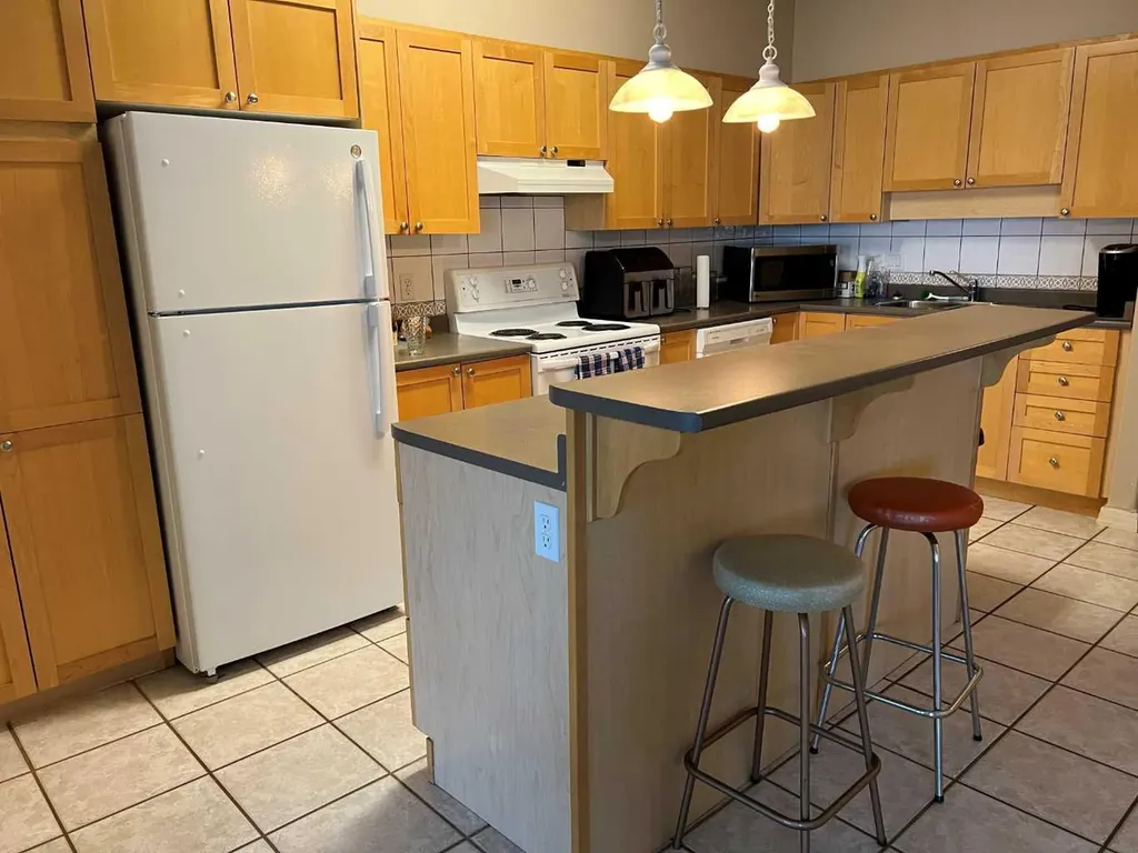 1095 Timberline Drive E Fort Mcmurray AB T9K 1Y7
