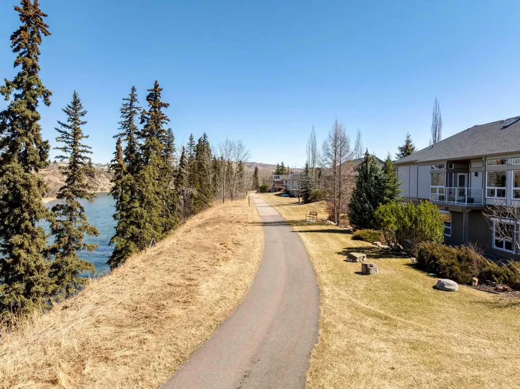 189 Crawford Drive Cochrane AB T4C 2G8