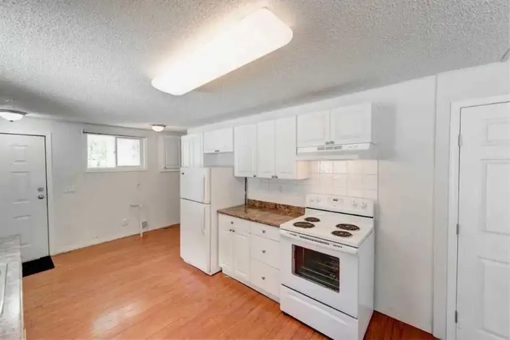 6622 18a Street SE Calgary AB T2C 0N5