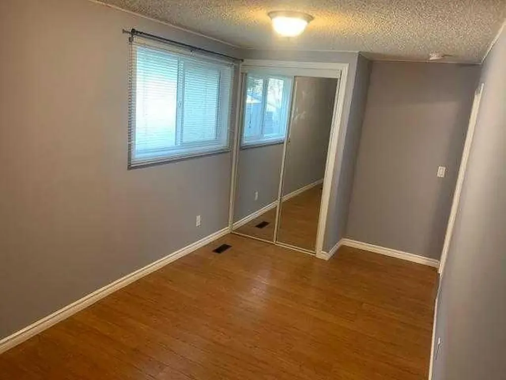 6622 18a Street SE Calgary AB T2C 0N5