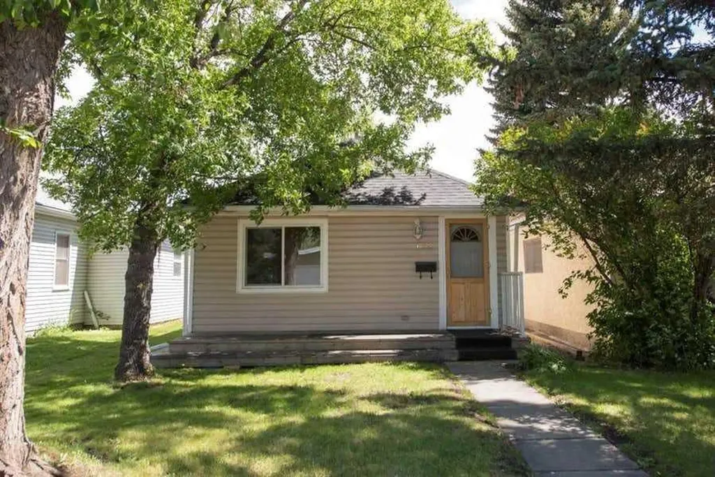 6622 18a Street SE Calgary AB T2C 0N5