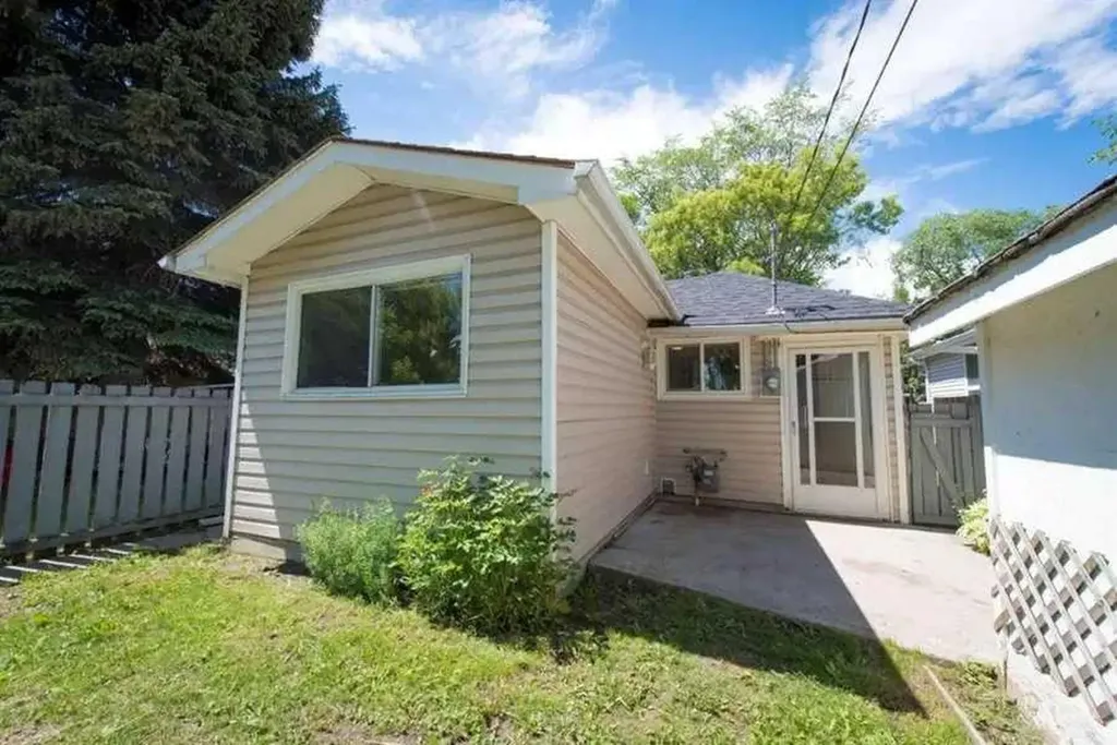 6622 18a Street SE Calgary AB T2C 0N5