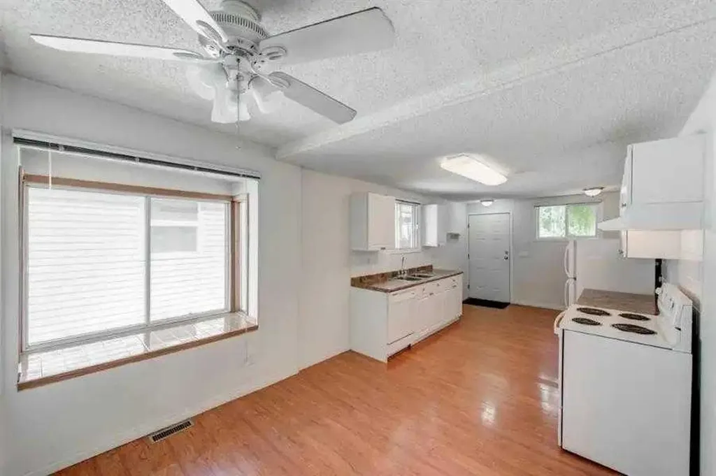 6622 18a Street SE Calgary AB T2C 0N5