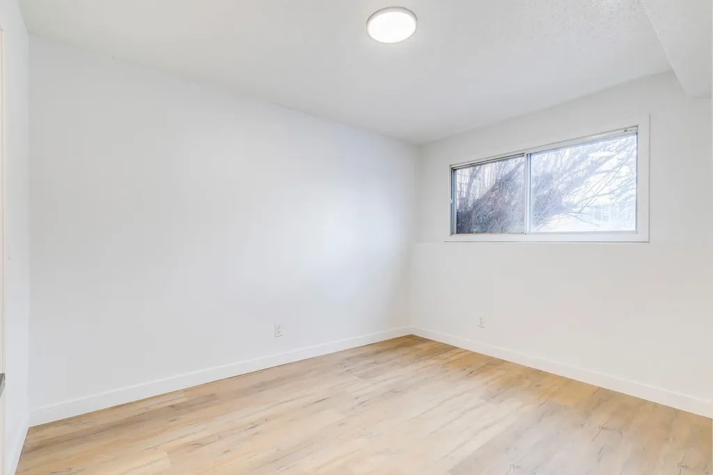 1415 44 Street SE Calgary AB T2A 5E6
