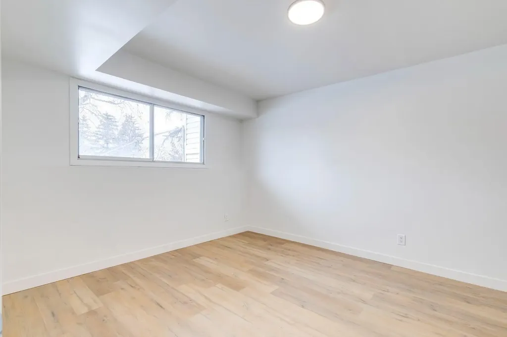 1415 44 Street SE Calgary AB T2A 5E6