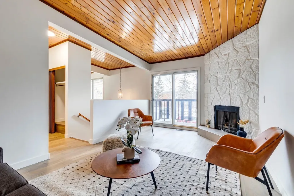 1415 44 Street SE Calgary AB T2A 5E6