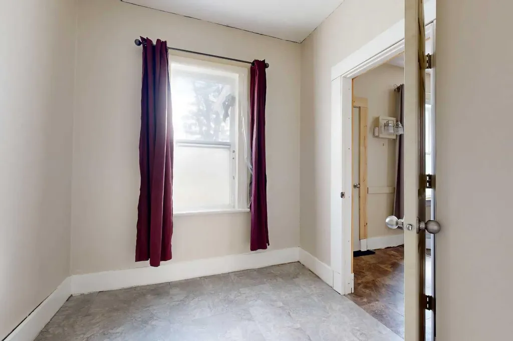 538 12c Street N Lethbridge AB T1H 2N3