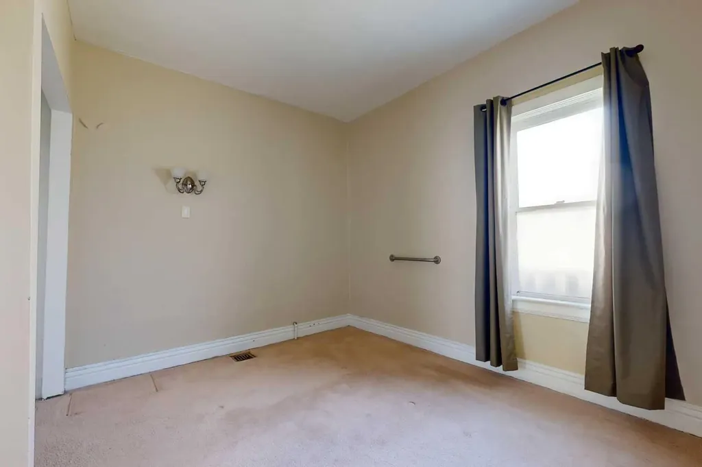 538 12c Street N Lethbridge AB T1H 2N3