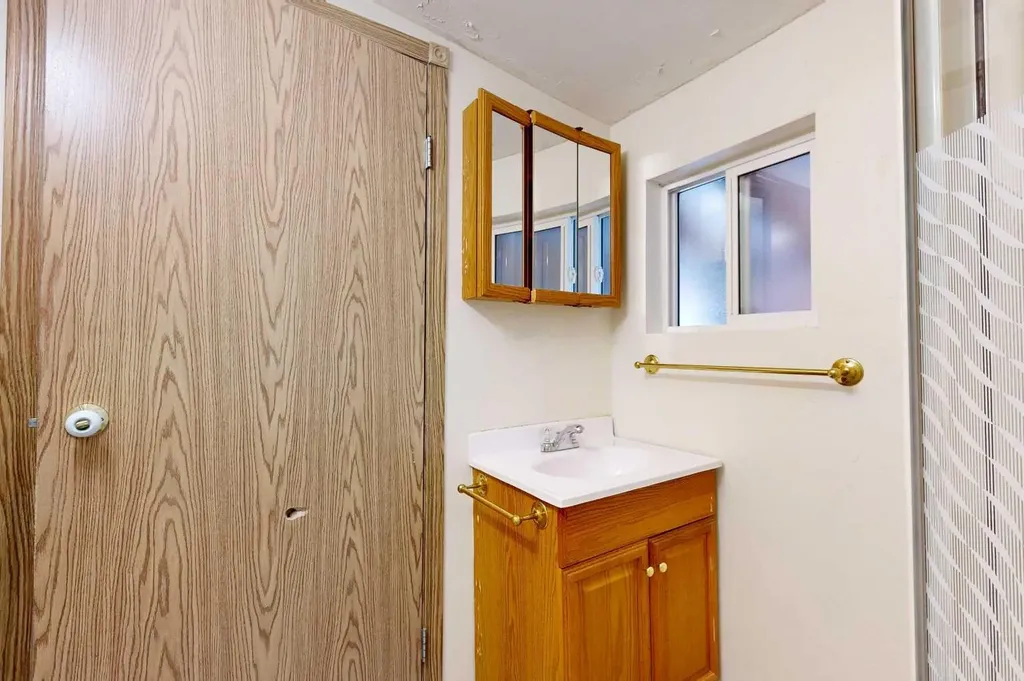 538 12c Street N Lethbridge AB T1H 2N3