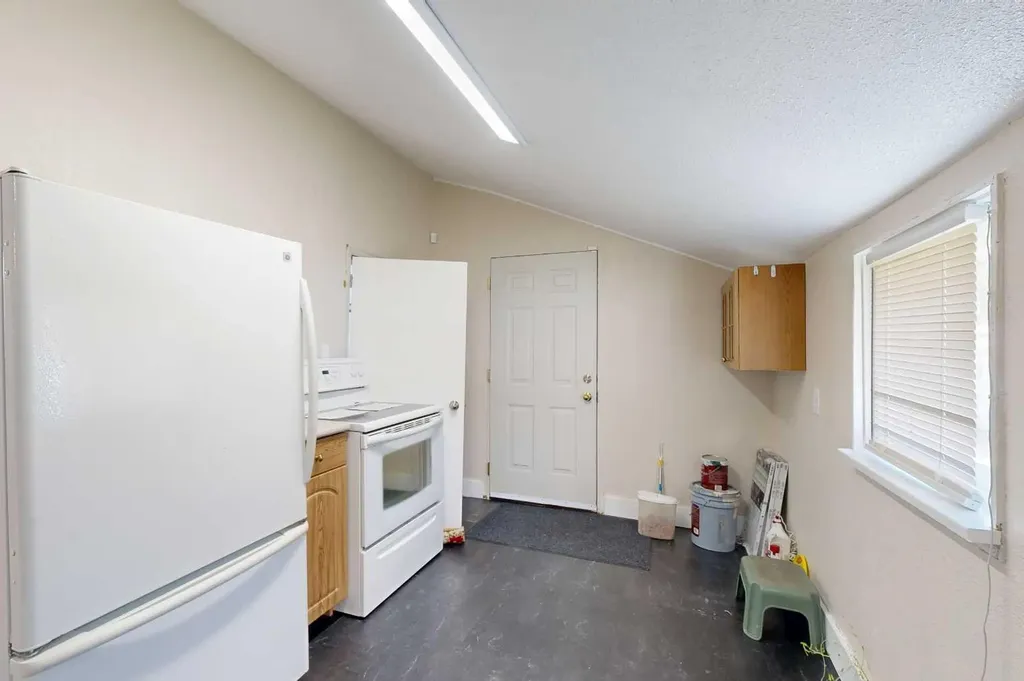 538 12c Street N Lethbridge AB T1H 2N3