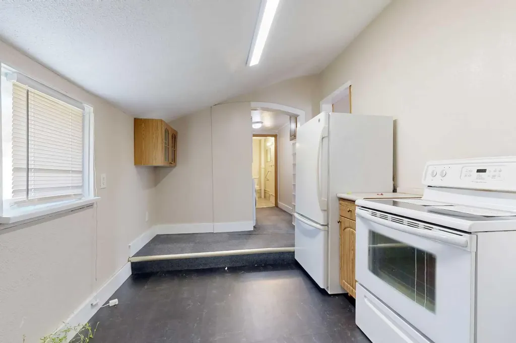 538 12c Street N Lethbridge AB T1H 2N3