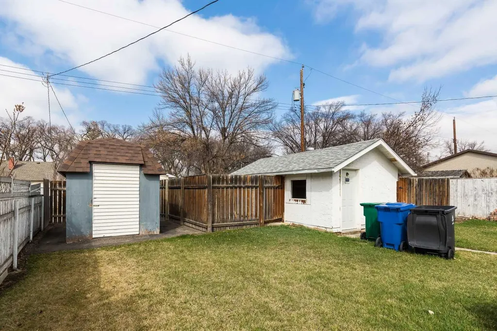 538 12c Street N Lethbridge AB T1H 2N3