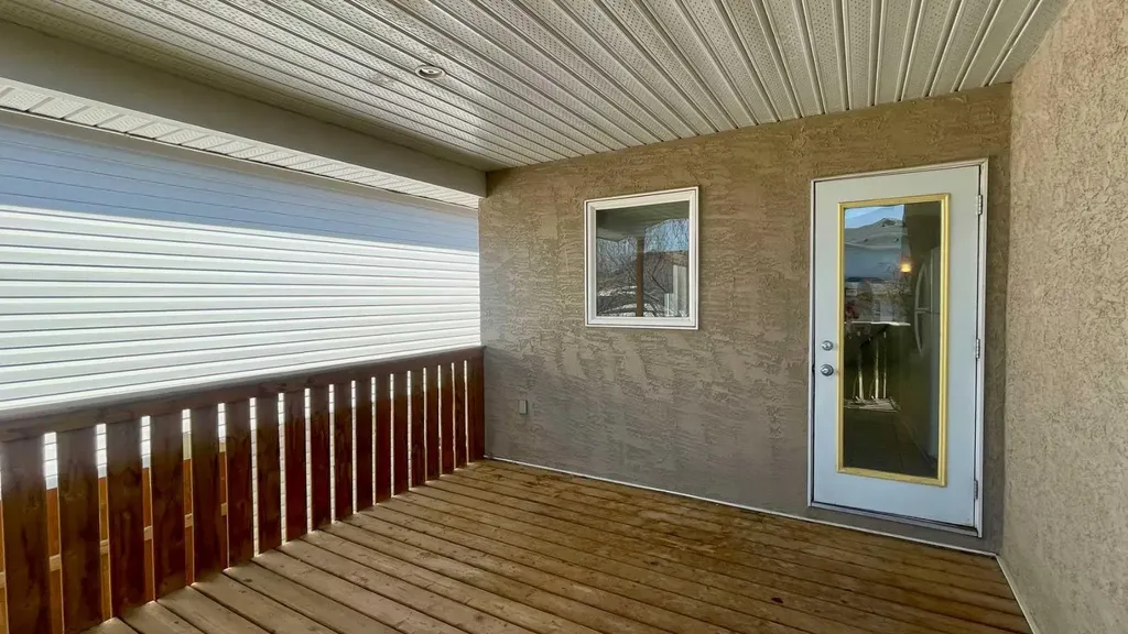 34 Blackfoot Road W Lethbridge AB T1K 7P5
