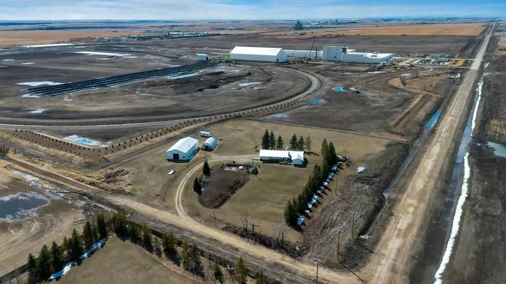 261083 Township Road 222 Rural Wheatland County AB T0J 0M0
