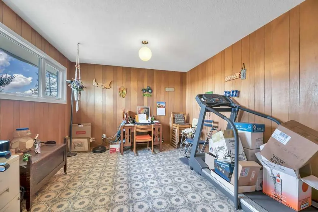 261083 Township Road 222 Rural Wheatland County AB T0J 0M0