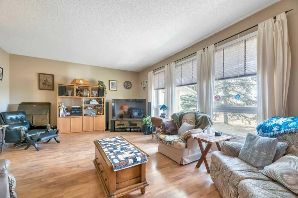 261083 Township Road 222 Rural Wheatland County AB T0J 0M0