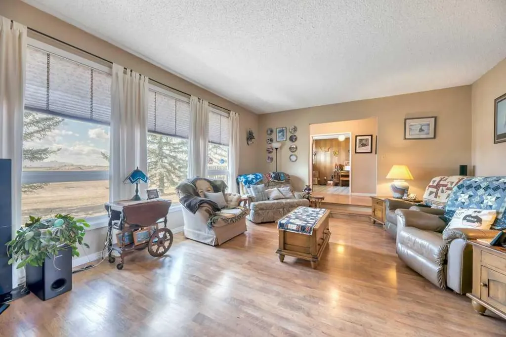 261083 Township Road 222 Rural Wheatland County AB T0J 0M0