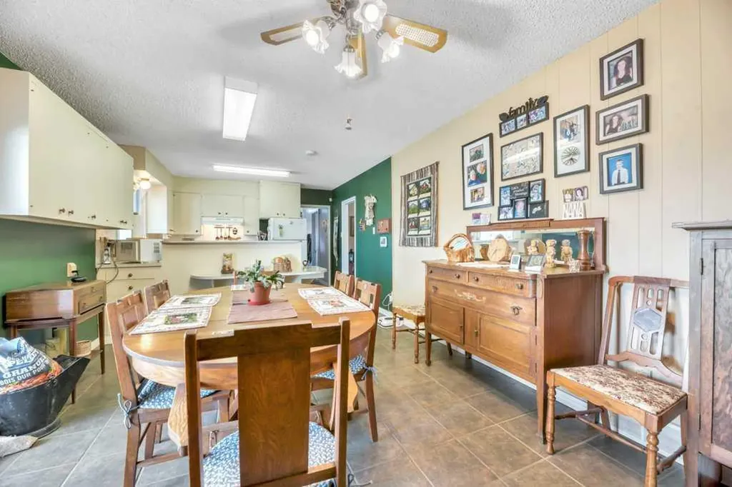 261083 Township Road 222 Rural Wheatland County AB T0J 0M0