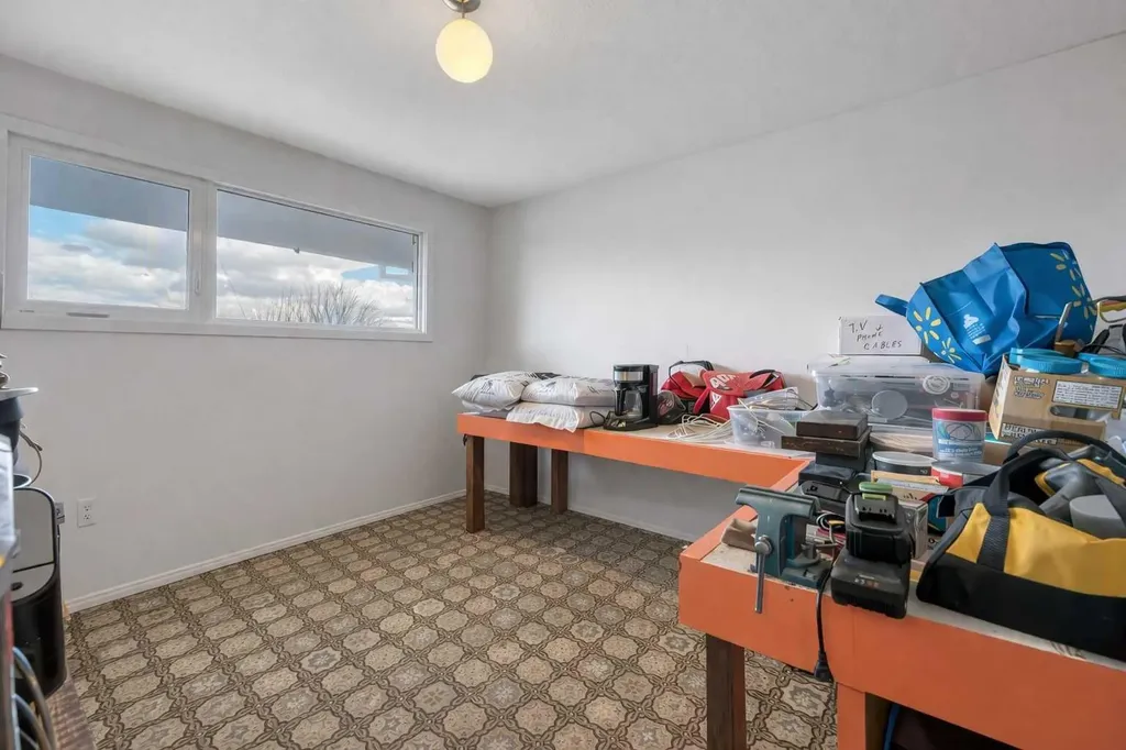 261083 Township Road 222 Rural Wheatland County AB T0J 0M0