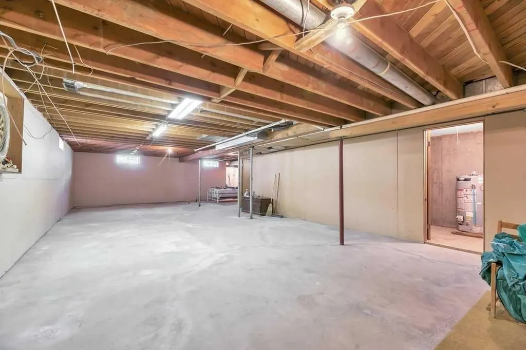 261083 Township Road 222 Rural Wheatland County AB T0J 0M0