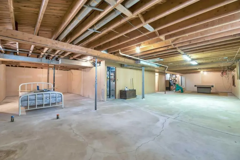 261083 Township Road 222 Rural Wheatland County AB T0J 0M0