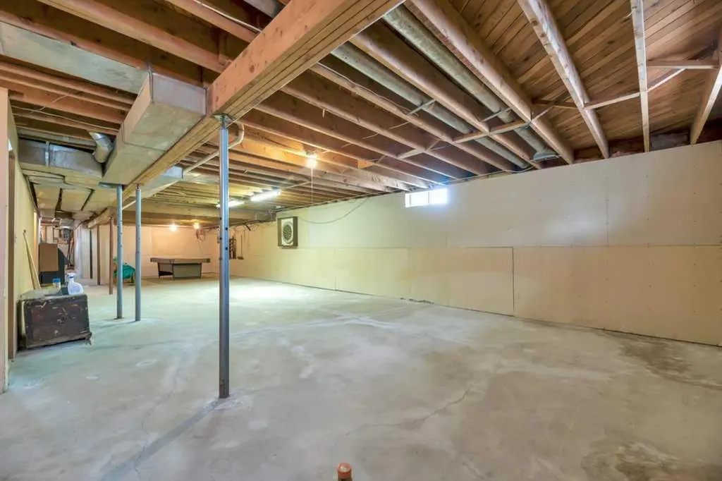 261083 Township Road 222 Rural Wheatland County AB T0J 0M0