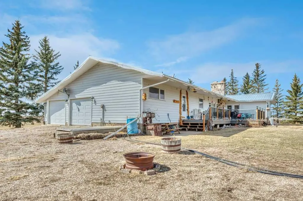 261083 Township Road 222 Rural Wheatland County AB T0J 0M0