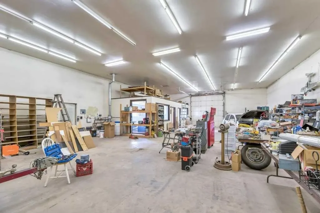 261083 Township Road 222 Rural Wheatland County AB T0J 0M0