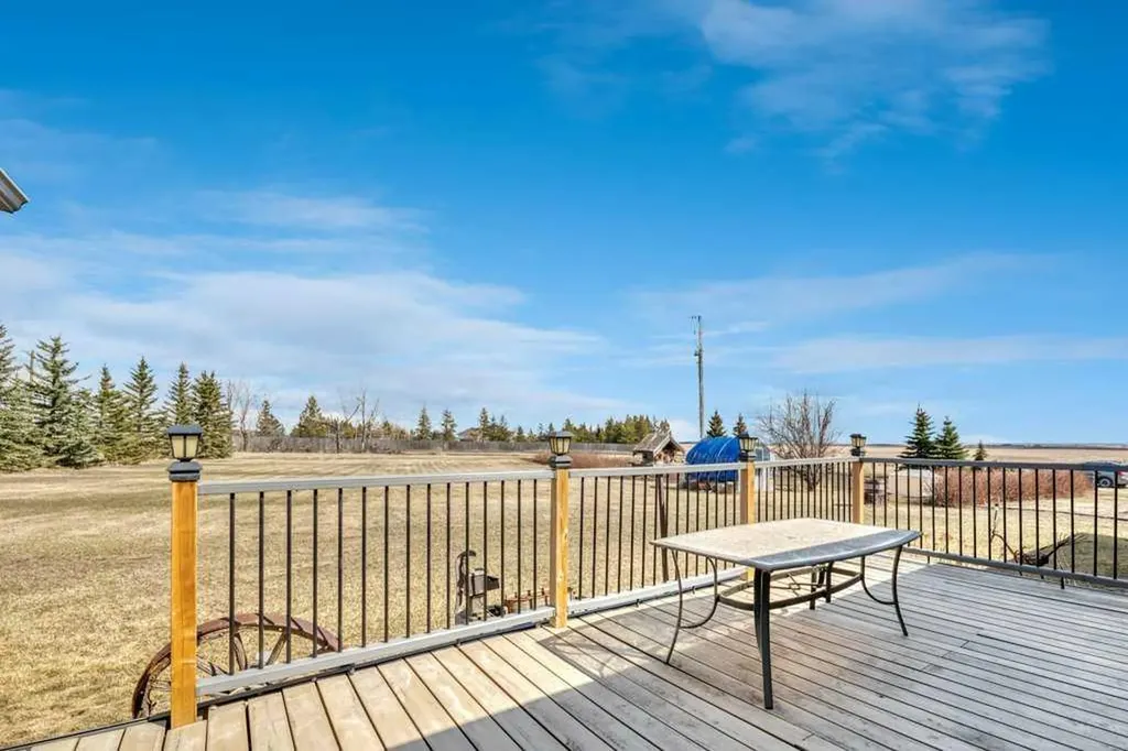 261083 Township Road 222 Rural Wheatland County AB T0J 0M0