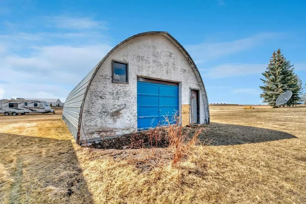 261083 Township Road 222 Rural Wheatland County AB T0J 0M0