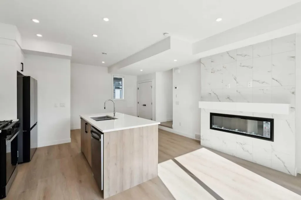 2831 36 Street SW Calgary AB T3E 2Z9