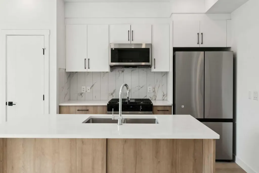 2831 36 Street SW Calgary AB T3E 2Z9