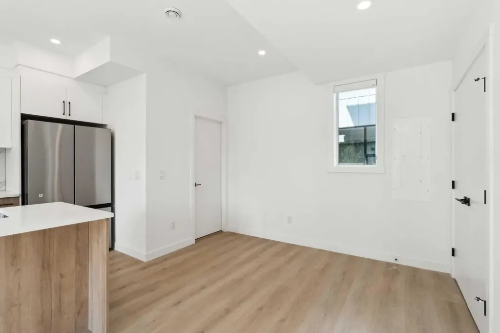 2831 36 Street SW Calgary AB T3E 2Z9
