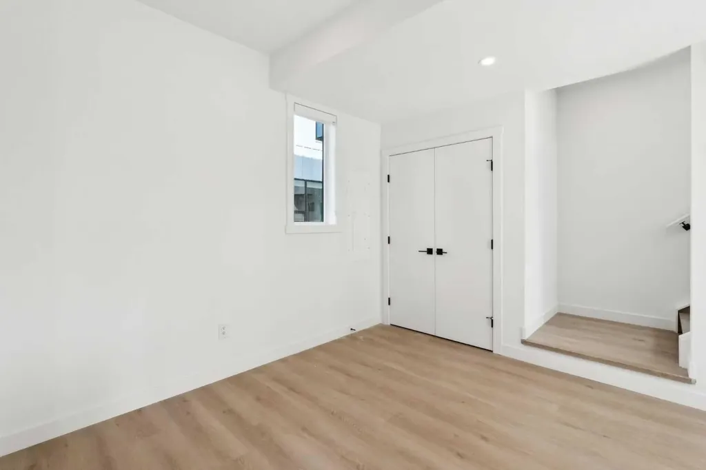 2831 36 Street SW Calgary AB T3E 2Z9