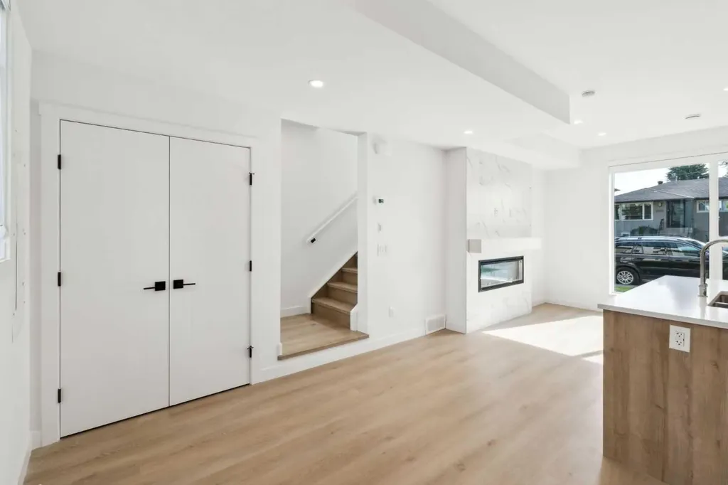 2831 36 Street SW Calgary AB T3E 2Z9