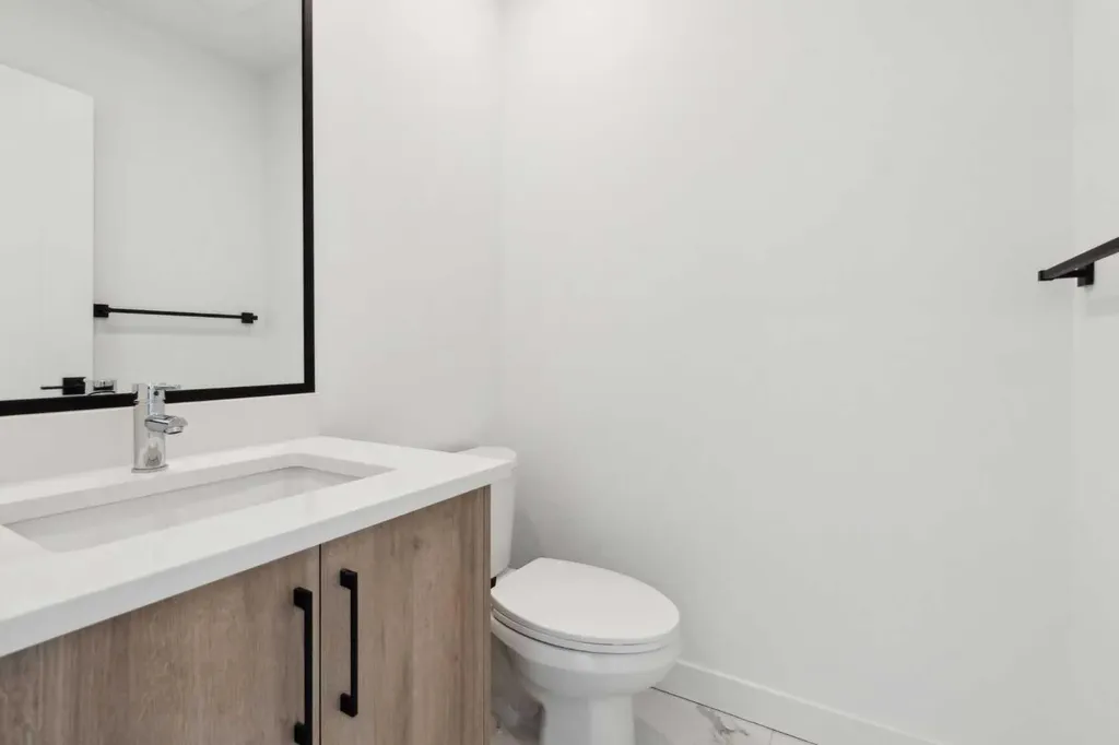 2831 36 Street SW Calgary AB T3E 2Z9