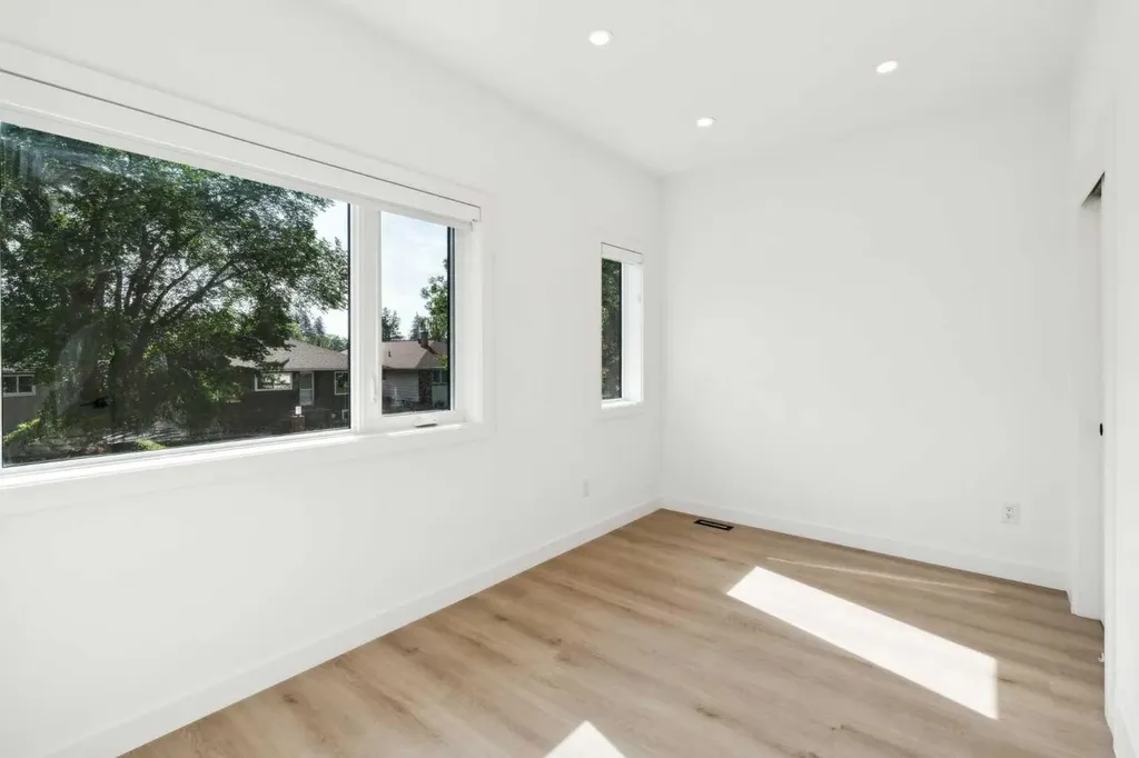 2831 36 Street SW Calgary AB T3E 2Z9