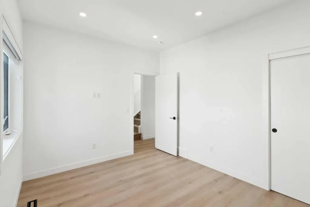 2831 36 Street SW Calgary AB T3E 2Z9