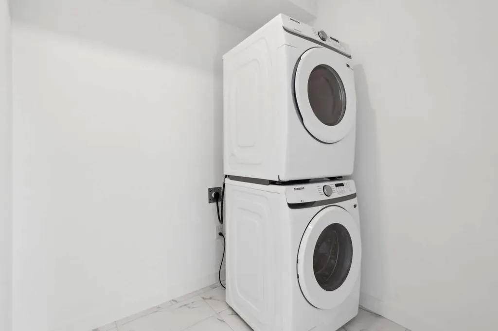 2831 36 Street SW Calgary AB T3E 2Z9