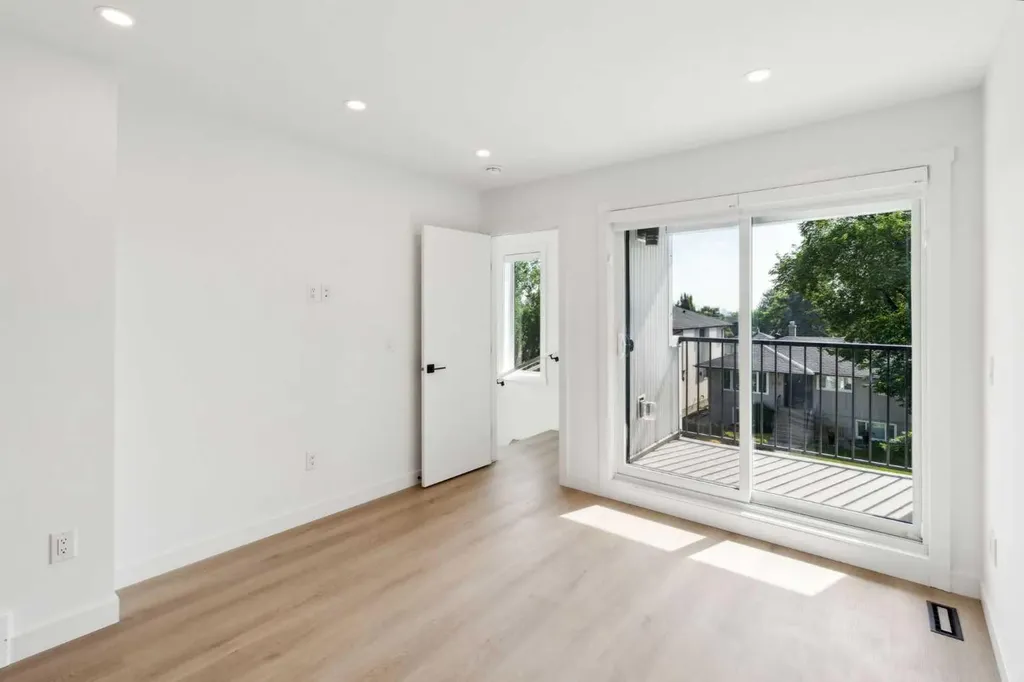 2831 36 Street SW Calgary AB T3E 2Z9