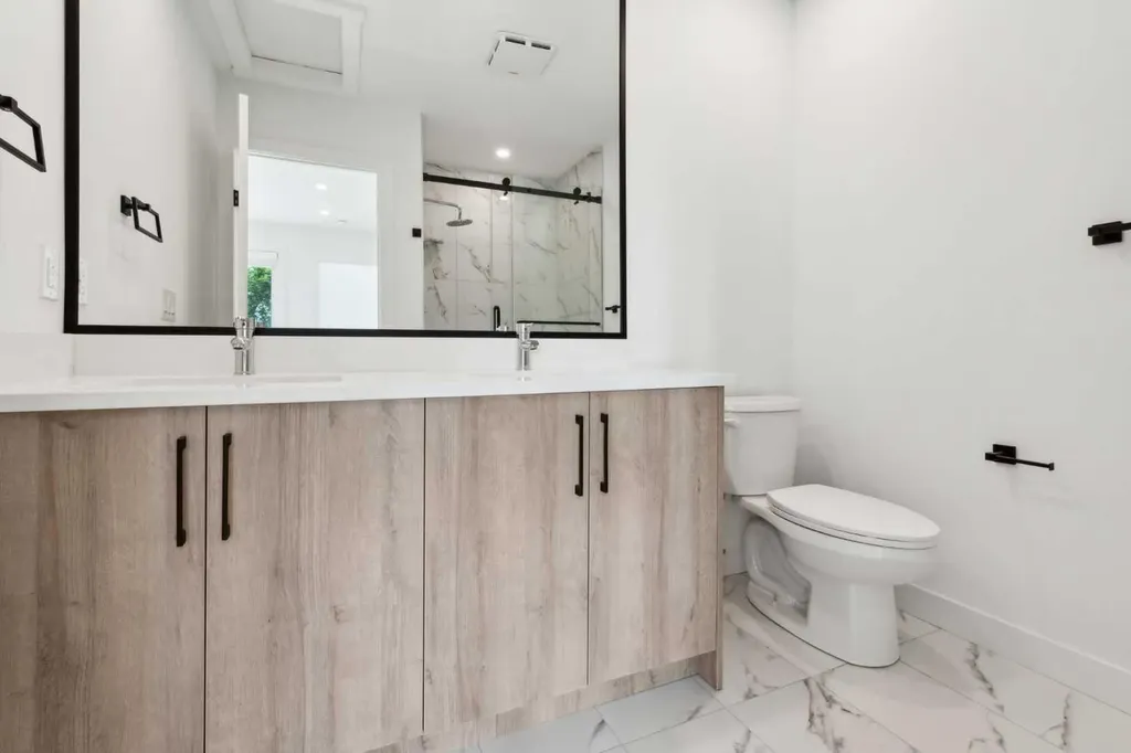2831 36 Street SW Calgary AB T3E 2Z9