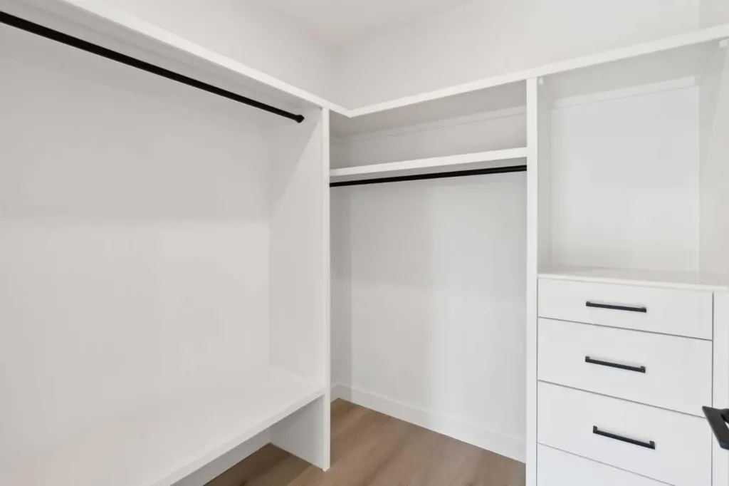 2831 36 Street SW Calgary AB T3E 2Z9