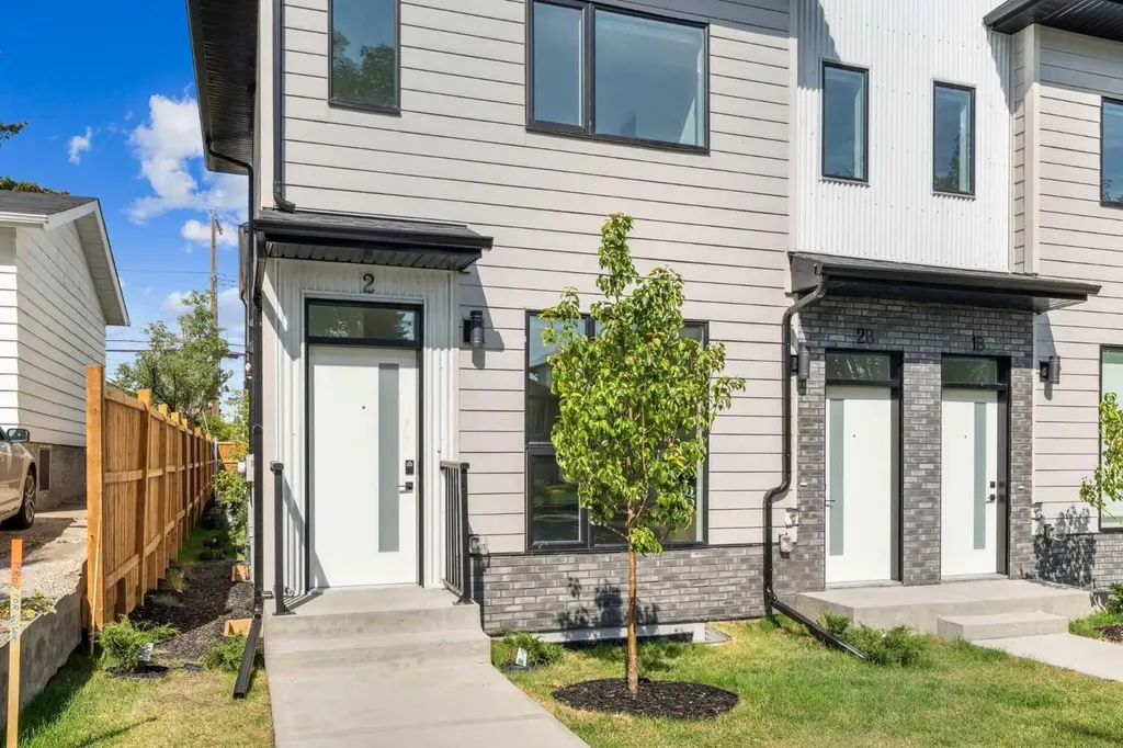2831 36 Street SW Calgary AB T3E 2Z9