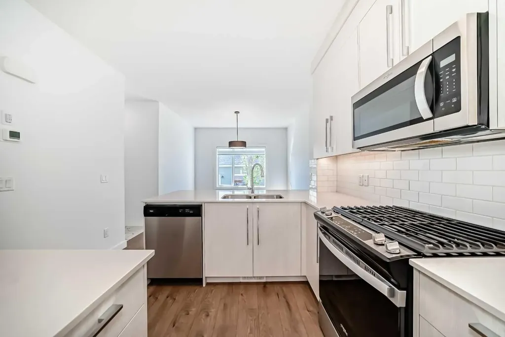 7403 202 Avenue SE Calgary AB T3S 0E8