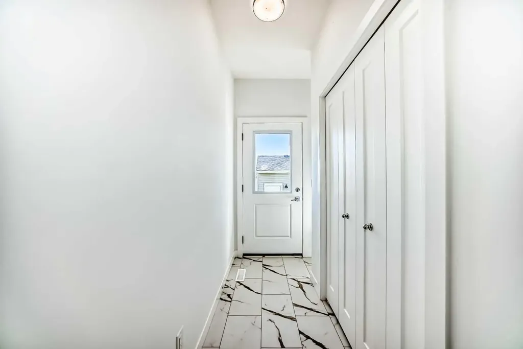 7403 202 Avenue SE Calgary AB T3S 0E8