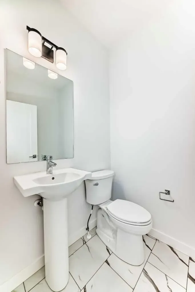 7403 202 Avenue SE Calgary AB T3S 0E8