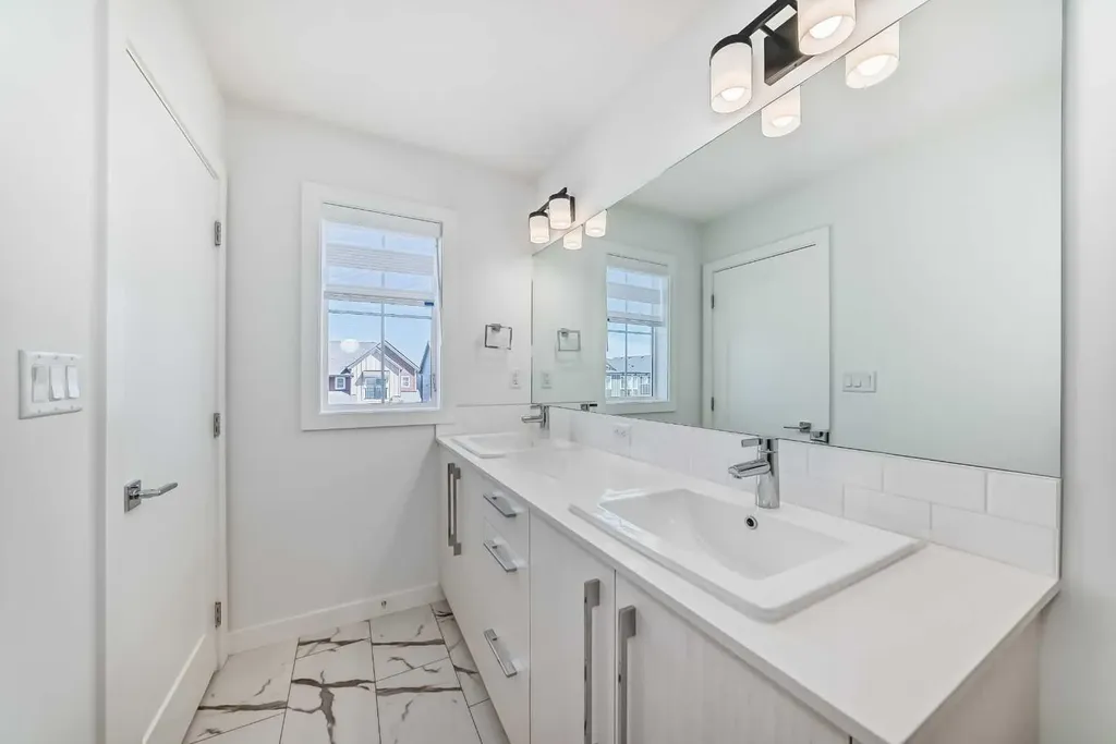 7403 202 Avenue SE Calgary AB T3S 0E8