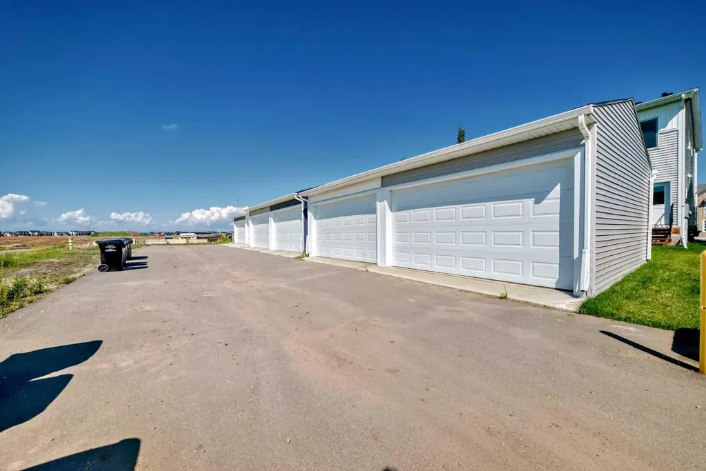 7403 202 Avenue SE Calgary AB T3S 0E8