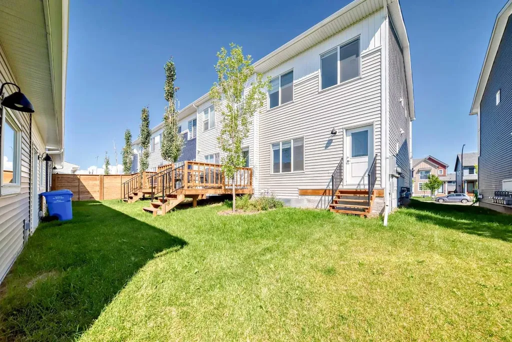 7403 202 Avenue SE Calgary AB T3S 0E8