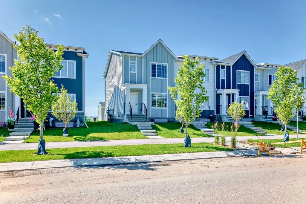 7403 202 Avenue SE Calgary AB T3S 0E8